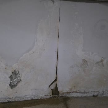 Arsanın Düzeltme Talebi Yağmur Sularının Binaya Ve Otoparka Su Basması