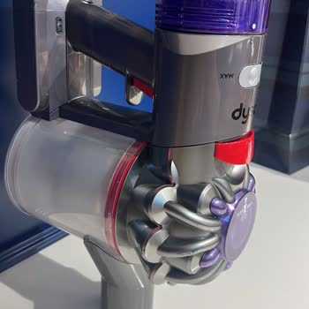 Dyson V8 Süpürge Batarya Aşırı Isınması Ve Başlık Döndürme Sorunu