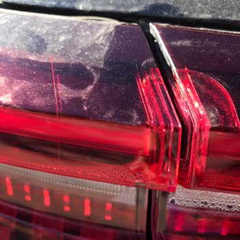 Arka Stop Lambası Çatlağı Ve Su Alması Üretim Hatası Olarak Garanti Kapsamına Alınmalı