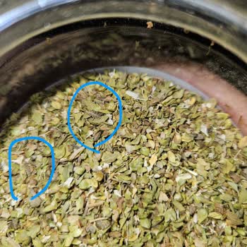 Kekik Ürününde Sert Parçalar Ağız Ve Boğaza Tehlike