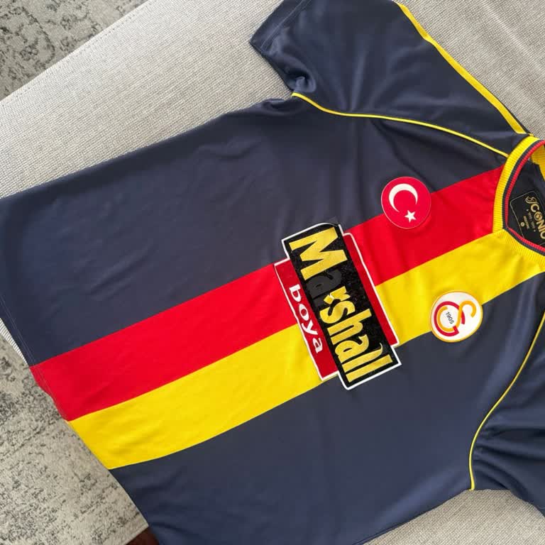 GS Store'da Alınan Retro Tişörtün Baskısı Çabuk Çözülüyor ve Şikayet Sistemi Çalışmıyor