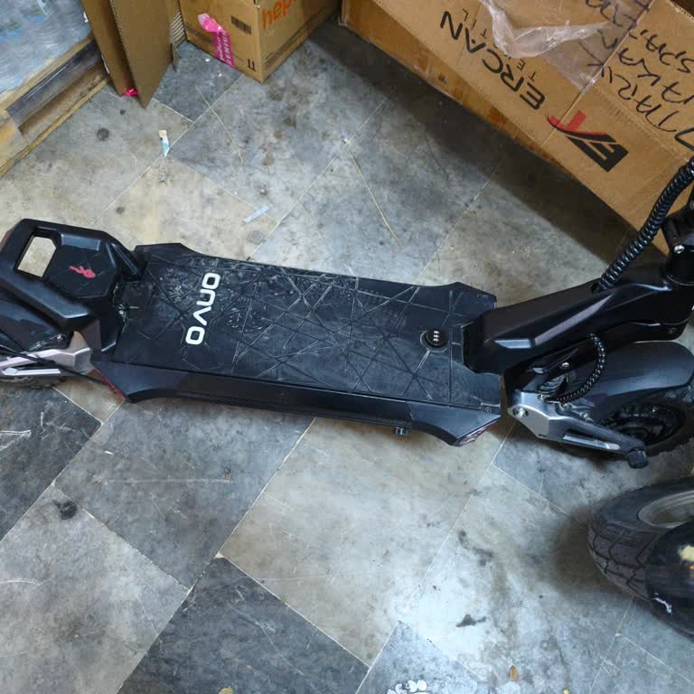 Elektrikli Scooter Kendi Kendine Duman Çıktı Ve Kart Yanması Garanti Kapsamında Onarım Talebi