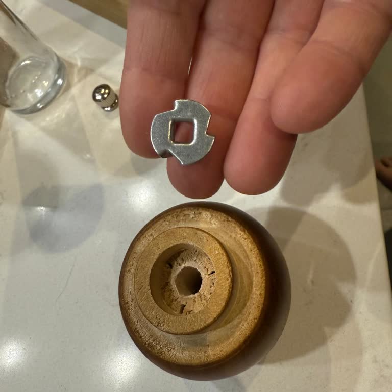 Karaca Züccaciye Kısa Sürede Arızalanan Baharat Değirmeni!