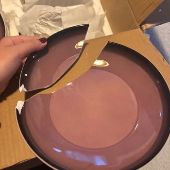 Kırık Yemek Takımı Ve Mağaza İade Reddi