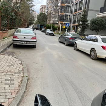 Sırma Su Kamyonu Sokakları Kapıyor, Şoför Umursuz