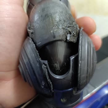 Garanti Dışı Dyson V11 Başlık Parçası Kırıldı, 5.000 TL'lik Tam Değişim Şartı