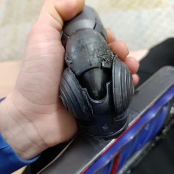 Garanti Dışı Dyson V11 Başlık Parçası Kırıldı, 5.000 TL'lik Tam Değişim Şartı