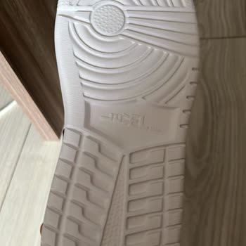 Level Step Sağlık Riski Taşıyan Kimyasal Kokulu Ayakkabı Ve Uzayan İade Süreci