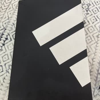 Adidas Uygulamasındaki Görsel Ve Gelen Ayakkabı Arasındaki Farktan Dolayı İade Ve Değişim Talebi