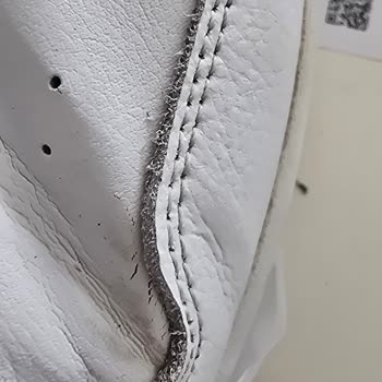 Kısa Sürede Çatlayan Ayakkabının İç Astarı Yırtıldı, Ayağımda Yara Oluştu