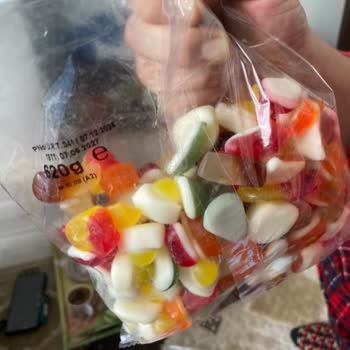 Bebeto Pick And Mix Paketi İçinde Canlı Kurt: Hijyen Ve Kalite Kontrol Şikayeti