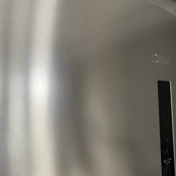 Yeni Alınan Dondurucunun Çizik Ve Ambleminin Çıkması Üzerine Hızlı Değişim Talebi