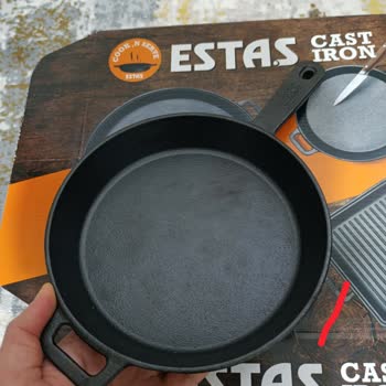 Estaş Eksantrik 24 Cm DemirDöküm Tava Ürünlerinde Tekrarlanan Emaye Kusuru