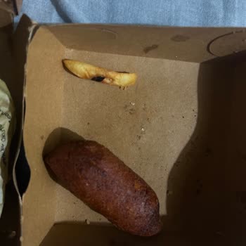 Köfteci Yusuf İstanbul Yenikapı İDO Şubesinde Çiğ Et ve Bayat Ürünler Sağlık Riski Oluşturuyor