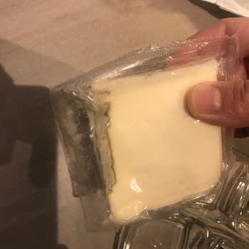 Küflü Peynir İçin Ücret İadesi Ve Açıklama Talebi