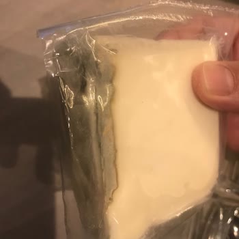 Küflü Peynir İçin Ücret İadesi Ve Açıklama Talebi