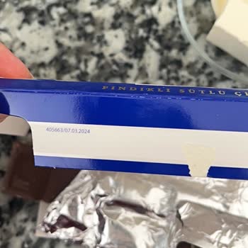 Küflenmiş Çikolata Ürünü Sağlık Endişesi Ve Değişim Talebi