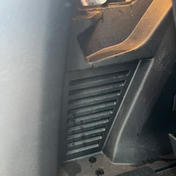 Peugeot 5008 Bagajda Tekrarlayan Su Girişi Ve Küflenme, Değişim Talebi