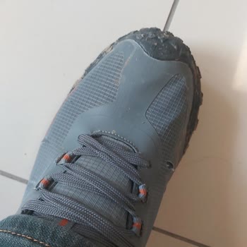 Lumberjack Outdoor Ayakkabısının Kenarları Açıldı Ve Mağaza Yardımcı Olmadı