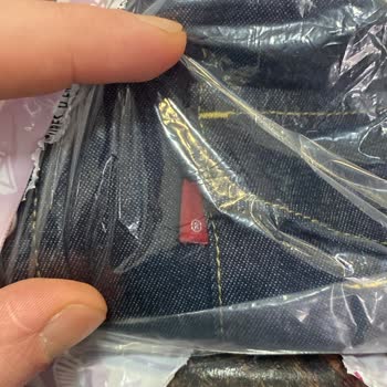 Levi's Gömlekte Etiket Hatası Ve Marka Değeri İçin Ücret İadesi Talebi