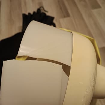 Sahibinden Satıcının Özensiz Paketlemesi Sonucu Kırılan Lambader Ve Müşteri Şikayeti