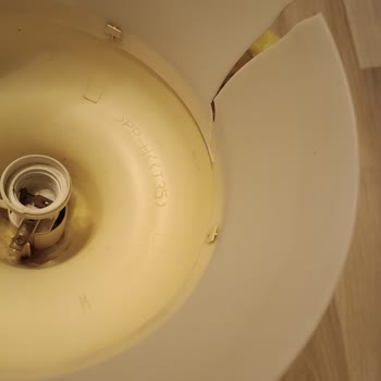 Sahibinden Satıcının Özensiz Paketlemesi Sonucu Kırılan Lambader Ve Müşteri Şikayeti