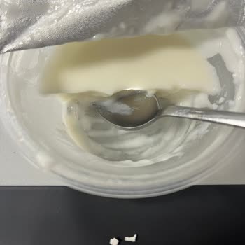 Eker Sakızlı Muhallebide Plastik Parçalar Tespiti