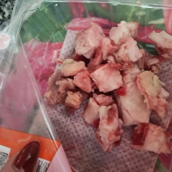 Migros Hemen'den Alınan Kuşbaşı Dana Eti Yarısı Yağ Ve Sinir