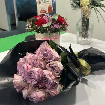 Bayat Lila Gül Buketi Ve Çözüm Beklentisi