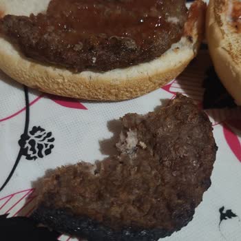 Adana Yüreğir Burger Şubesinde Yanmış Hamburger Ve Çocukların Sağlığı Tehlikede