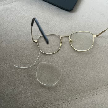 Sol Cam Çıktığı İçin Mağazalara Sürekli Gidiyorum