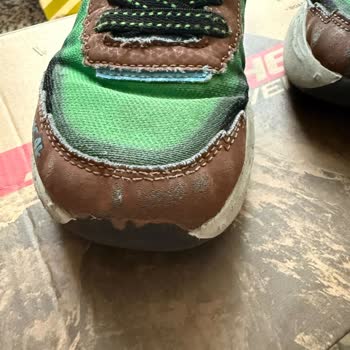 Ayıplı Skechers Ayakkabısı İçin Değişim Talebi