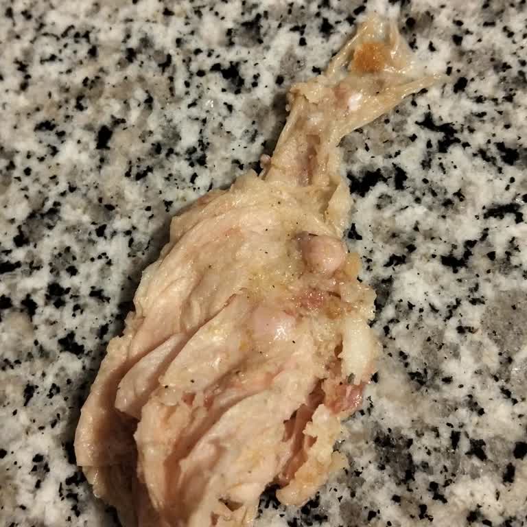 İnegöl Tarım Kredi Marketinde Kıyma İçinde Yabancı Madde Bulundu