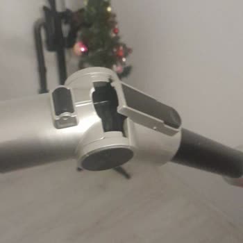 Vestel Şarjlı Süpürge Hortumu Kendi Kendine Kırıldı, Garanti Kapsamında Ücretsiz Değişim Talebi