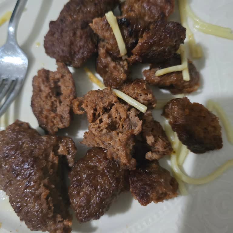 Onur Hipermarket Köftesi Sert Ve Aşırı Kötü Koku Çıkarıyor, Sağlık Endişesi