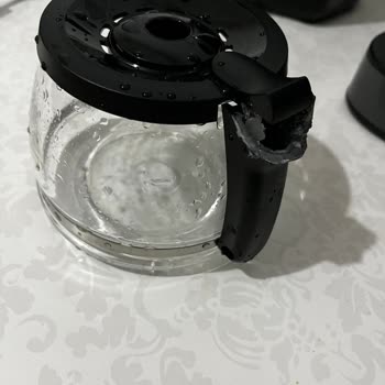 Karaca 2 In 1 Kahve Makinesi İlk Kullanımda Kırılan Tutma Kolu İçin Değişim Talebi