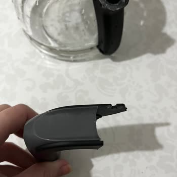 Karaca 2 In 1 Kahve Makinesi İlk Kullanımda Kırılan Tutma Kolu İçin Değişim Talebi