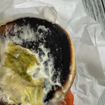Burger King Şubesinde Yanmış Burger İçin Ücret İadesi Talebi
