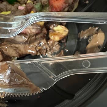 Migros Vadi Waffle'da Kalitesiz Ürün, Hijyen Sorunu ve Hakaretli İddialar