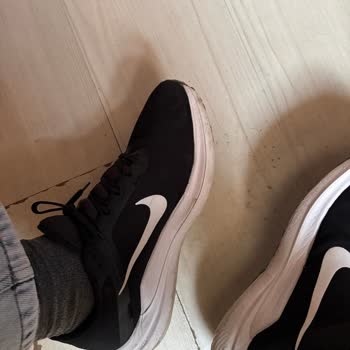 Ayıplı Nike Winflo 10 Ayakkabıda Gıcırtılı Ses Sorunu Ve İade Reddi