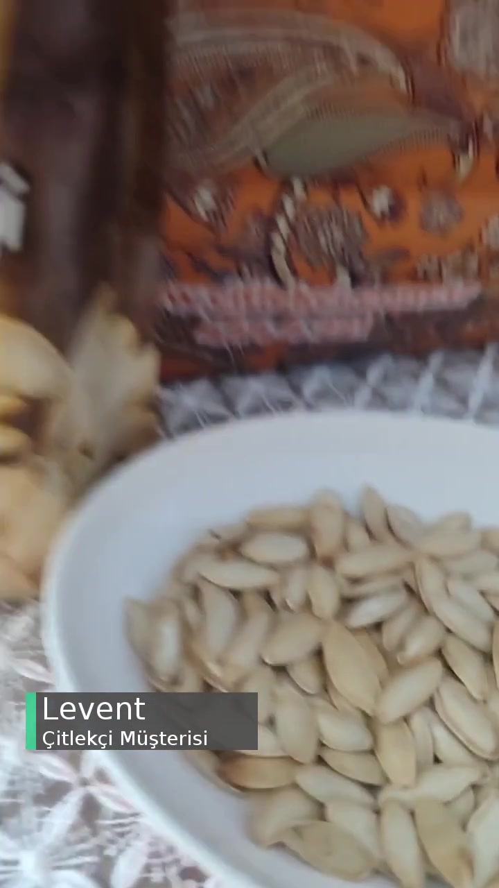 Çitlekçi Kabak Çekirdeğinin İçinden Alçı Çıktı! videonun kapak resmi