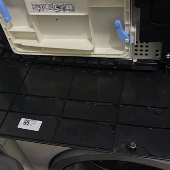 Kurutma Makinesinden Gelen Su Çamaşır Makinesinin Ana Kartını Yaktı