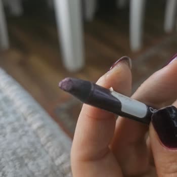 Flormar Göz Kalemi Ucu Anında Bitiyor, Paraya Değer Değil