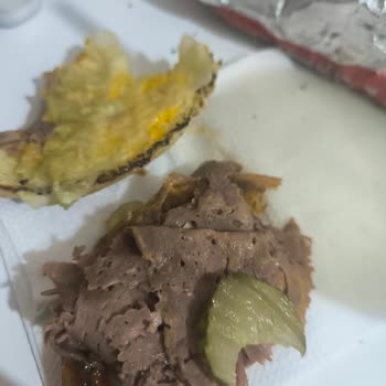 Kötü Kokulu Ve Renk Değiştirmiş Burger, İade Talebi İhmali