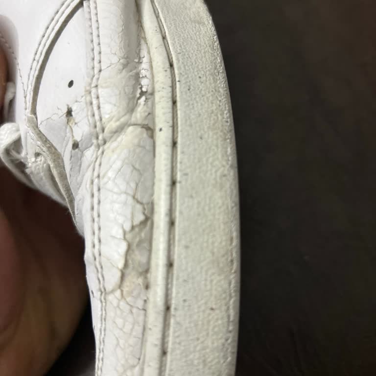 Nike Ayakkabımda Taban Açılması Ve Deri Soyulması Garanti Dışı