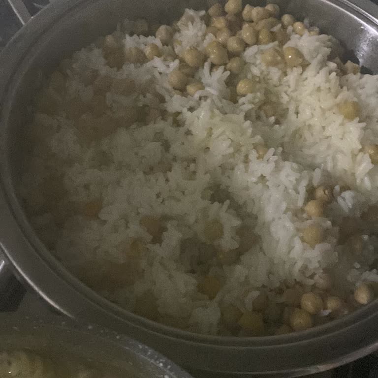 Konserve Nohutta Bozulmuş Koku Ve Ekşi Tat