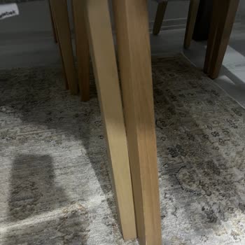 Kalitesiz Mobilya Ve Cevapsız Servis Şikayeti