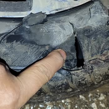 Kırıkhan'da Çukurlu Yol Ve Bakım İhmali Sürücüyü Mağdur Etti