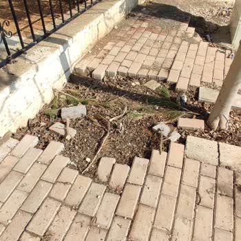 Atakent Mahallesi 6099 Sokaktaki Bozuk Kaldırımlar Acilen Tamamlanmalı