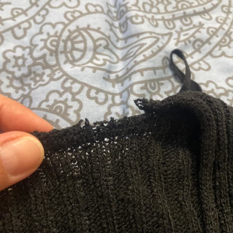 Oxxo 999 TL'lik Kazak İlk Yıkamada Sökülmüş, Kalite Şüphesi